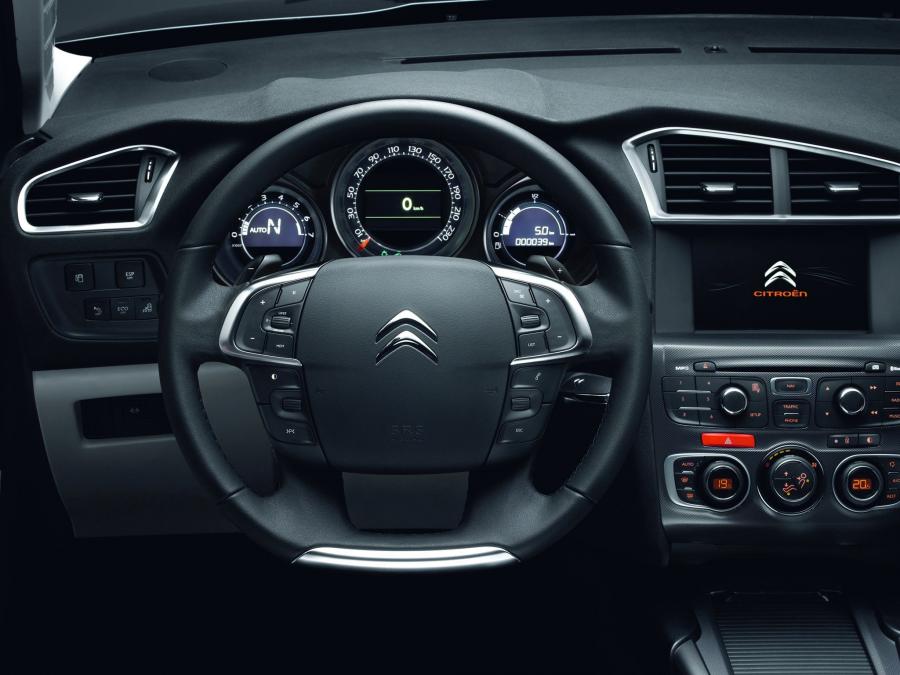  Citroen C4 2010 года  (фото 19 из 147)
